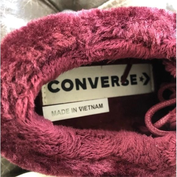 New Converse one star ox 162602C Men's Sz 3 Woman's 5
Burgundy Fur Street warmer - Picture 10 of 13
